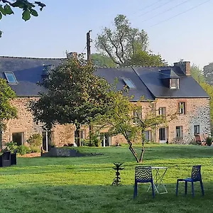 Couette-café L'eau Qui Dort - Et Tables D'hotes