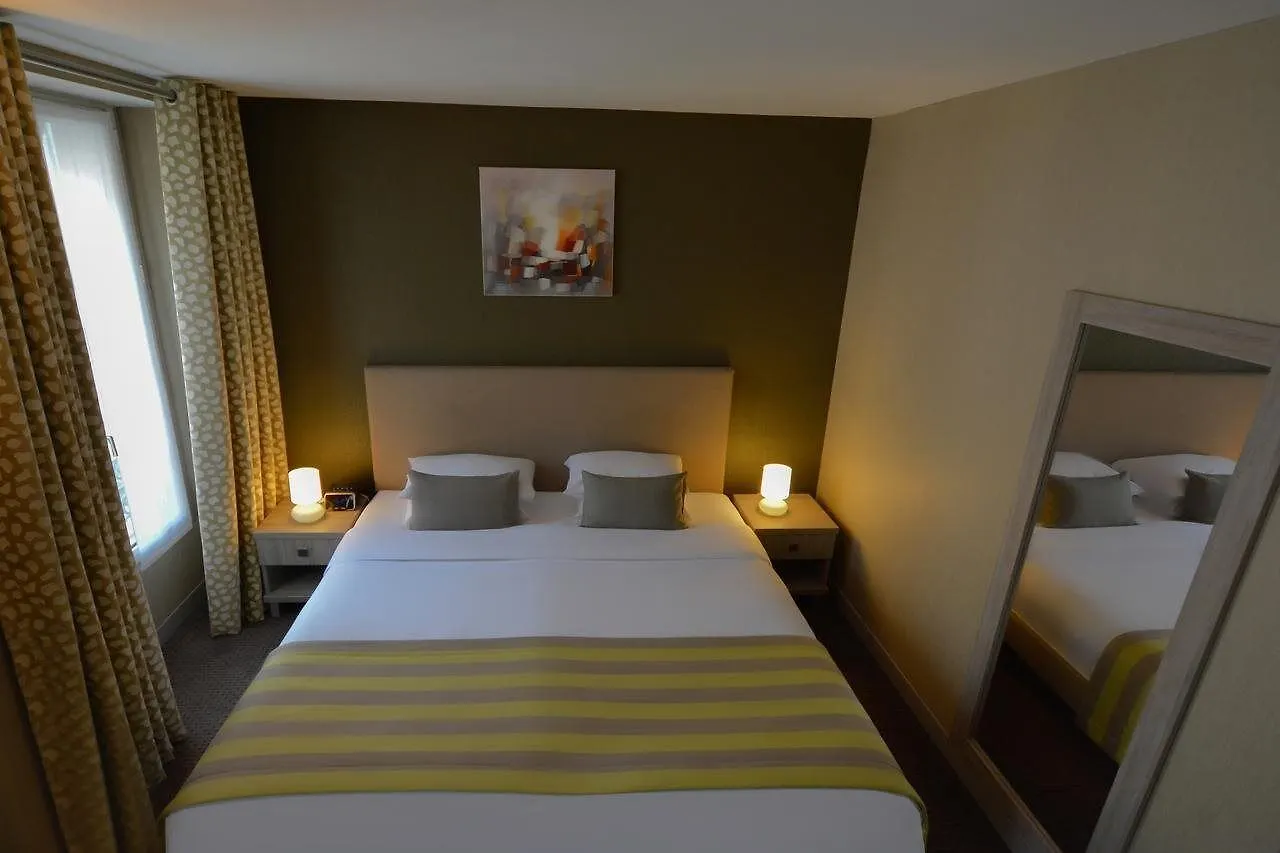Hotel 29 Lepic Paris France
